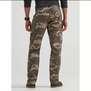 Wrangler Men's ATG Regular Fit Straight Leg Sierra Cargo Pants - Camo 30x32